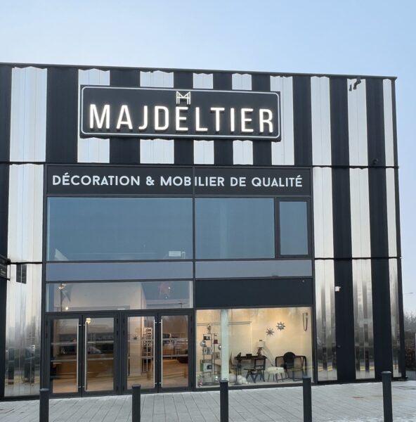Façade du magasin Majdeltier à Neuville-en-Ferrain, mobilier et décoration de qualité