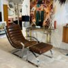 fauteuil-biarrtiz-avec-ottoman-repose-pied-chaise-madrid-relax-cuir-vintage-marron-brun-majdeltier-4 Fauteuil Biarritz Madrid en cuir pleine fleur brun avec ottoman et structure en inox poli miroir