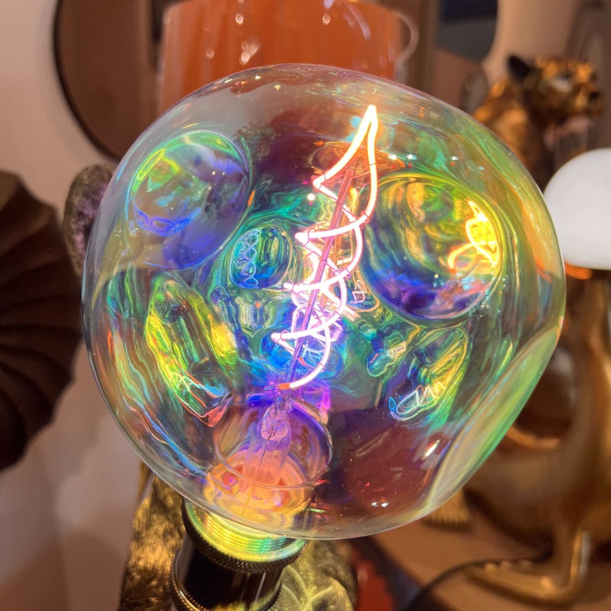 1 ampoule ronde filament led coloré irisé werns