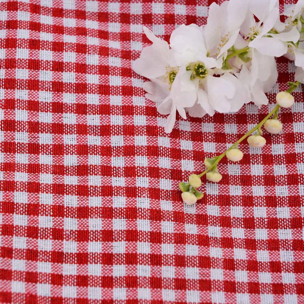 Nappe-pique-nique-carrée-vichy-rouge-140 × 140 cm-imperméable-4 Nappe pique-nique carrée vichy rouge 140 × 140 cm imperméable