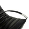 Fauteuil Biarritz cuir noir, détail du cuir sur les accoudoirs