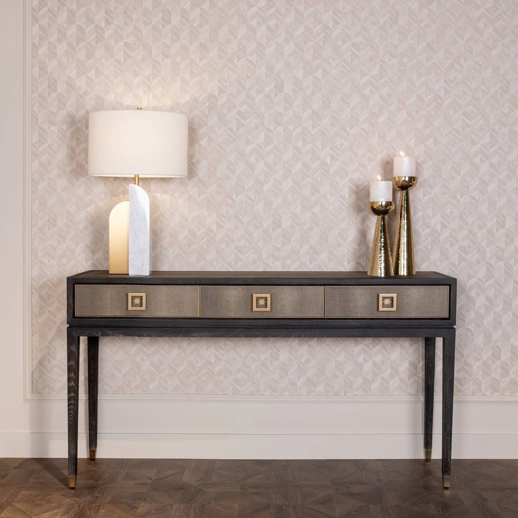 Console Bloomville 3 Tiroirs 165 cm-console-elegante-chene-noir-poignées-dorées-majdeltier-12 Console Bloomville 3 Tiroirs 165 cm console elegante chene noir poignees dorees majdeltier 12