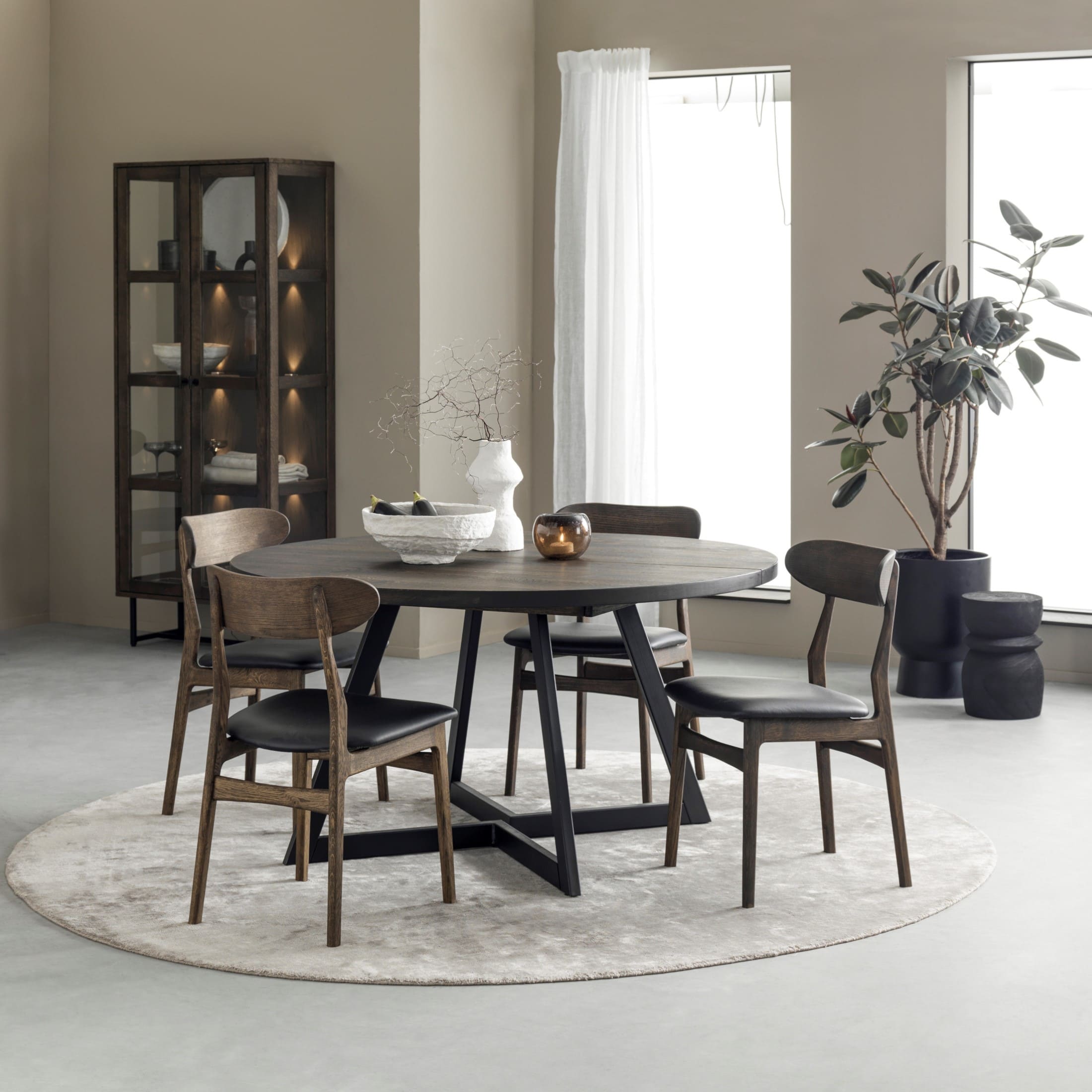 table ronde extensible chene fumé fonçé ou clair Embla bois massif style scandinave moderne majdeltier