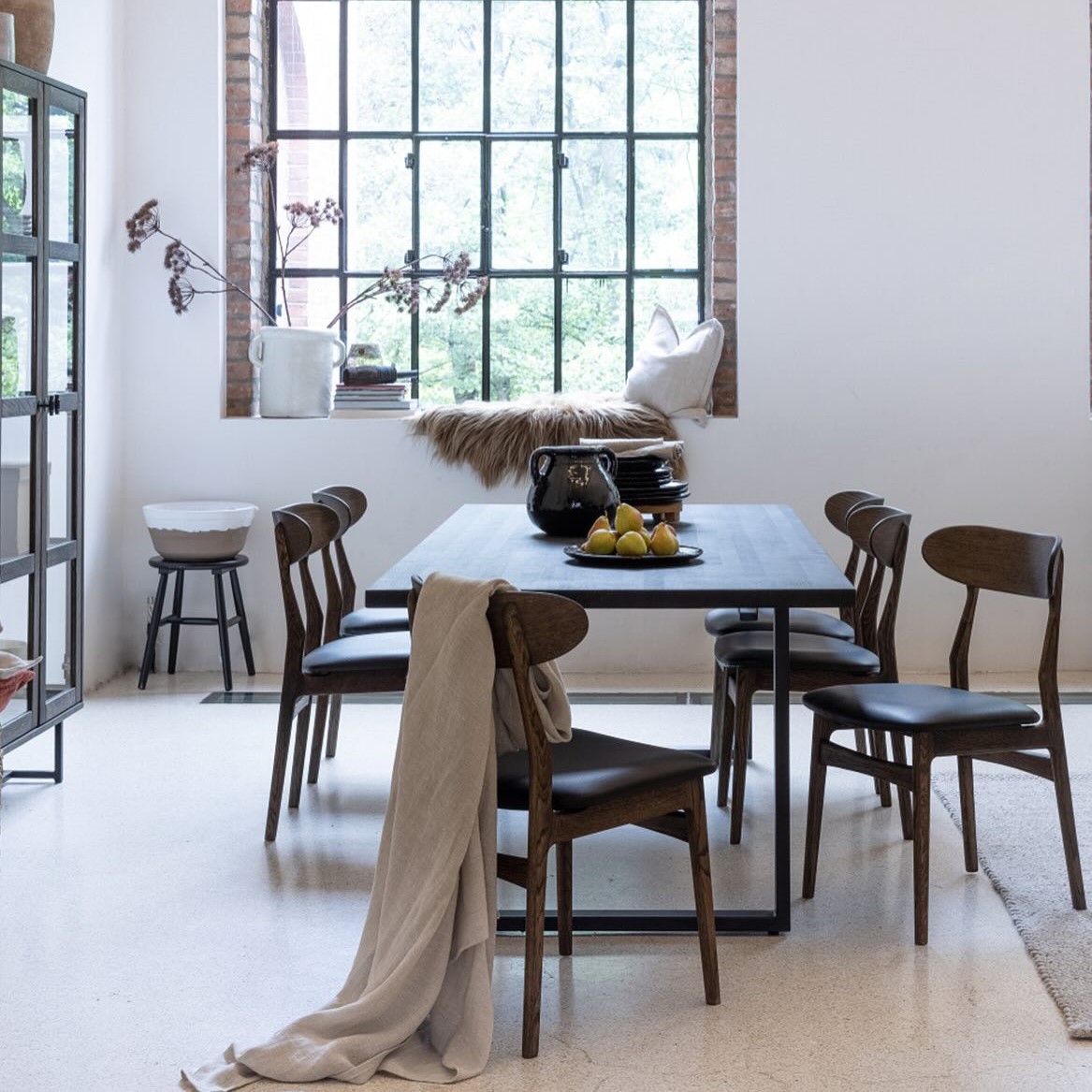 table rectangulaire extensible pied metal Chene Embla huile fumee LElegance Minimaliste Danoise pour Votre Interieur majdeltier 18 4 9