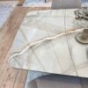 Table-Céramique-Extensible-Valoise-Marbre-Beige-veinage-facile-a-vivre-200-300-cm-8 Table céramique extensible Valoise marbre beige zoom plateau