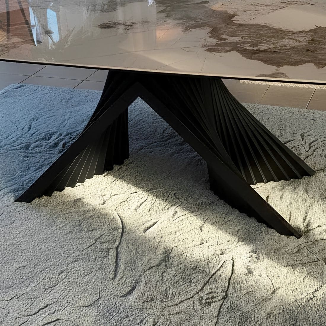 table-extensible-ceramique-angel-effet-marbre-utopia-lievens-zoom pied Table Extensible Céramique Angel Marbre Utopia brillante avec piètement anthracite sculptural, détails du pied