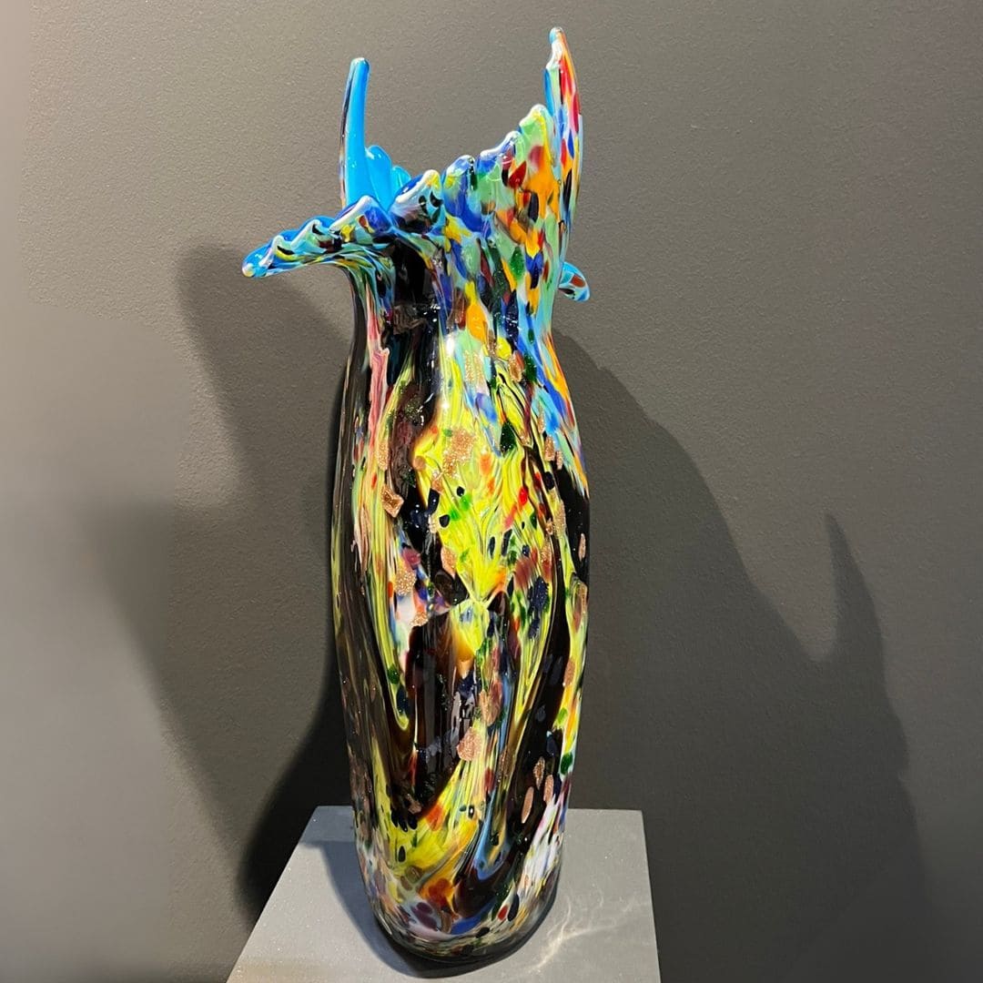 verrerie-d'art-vase-coloré-3 verrerie d'art L'Onda vase en verre : pièce sculpturale faite main