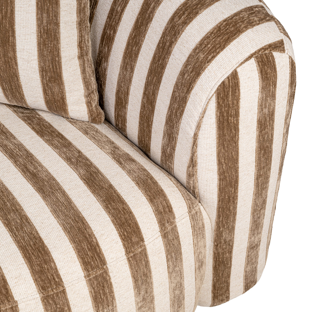 Canapé-Luxandra-Tissu-Rayures-Beige-&-Marron-majdeltier-6 Texture tissu rayé beige marron Richmond Interior, canapé Luxandra, détail accoudoir et assise