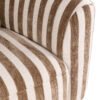 Fauteuil-Luxandra-Tissu-Rayures-Beige-&-Marron-arrondi-majdeltier-6 Détail accoudoir et coussin rayé, fauteuil Luxandra Richmond Interior