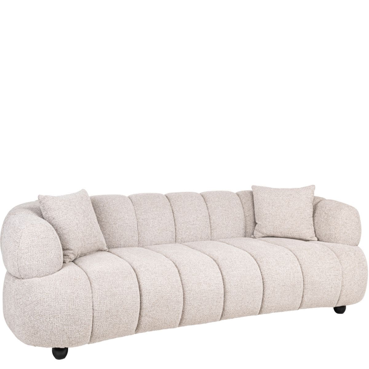 canape-amelia-beige-richmond-interior-natural-fancy-beige-majdeltier-11 Canapé Amelia beige capitonné, vue trois quarts, silhouette organique, incurvé, forme arrondie