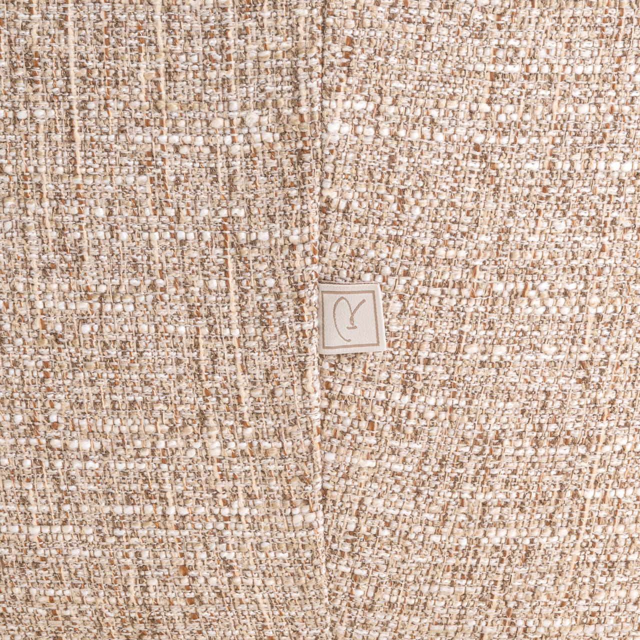 canape-luxandra-fire-retardant-richmond-interior-haut-de-gamme-incurvé-arrondi-majdeltier-5 Texture tissu tweed sable beige Richmond Interior, canapé Luxandra