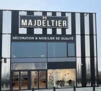 Façade du magasin Majdeltier à Neuville-en-Ferrain, mobilier et décoration de qualité